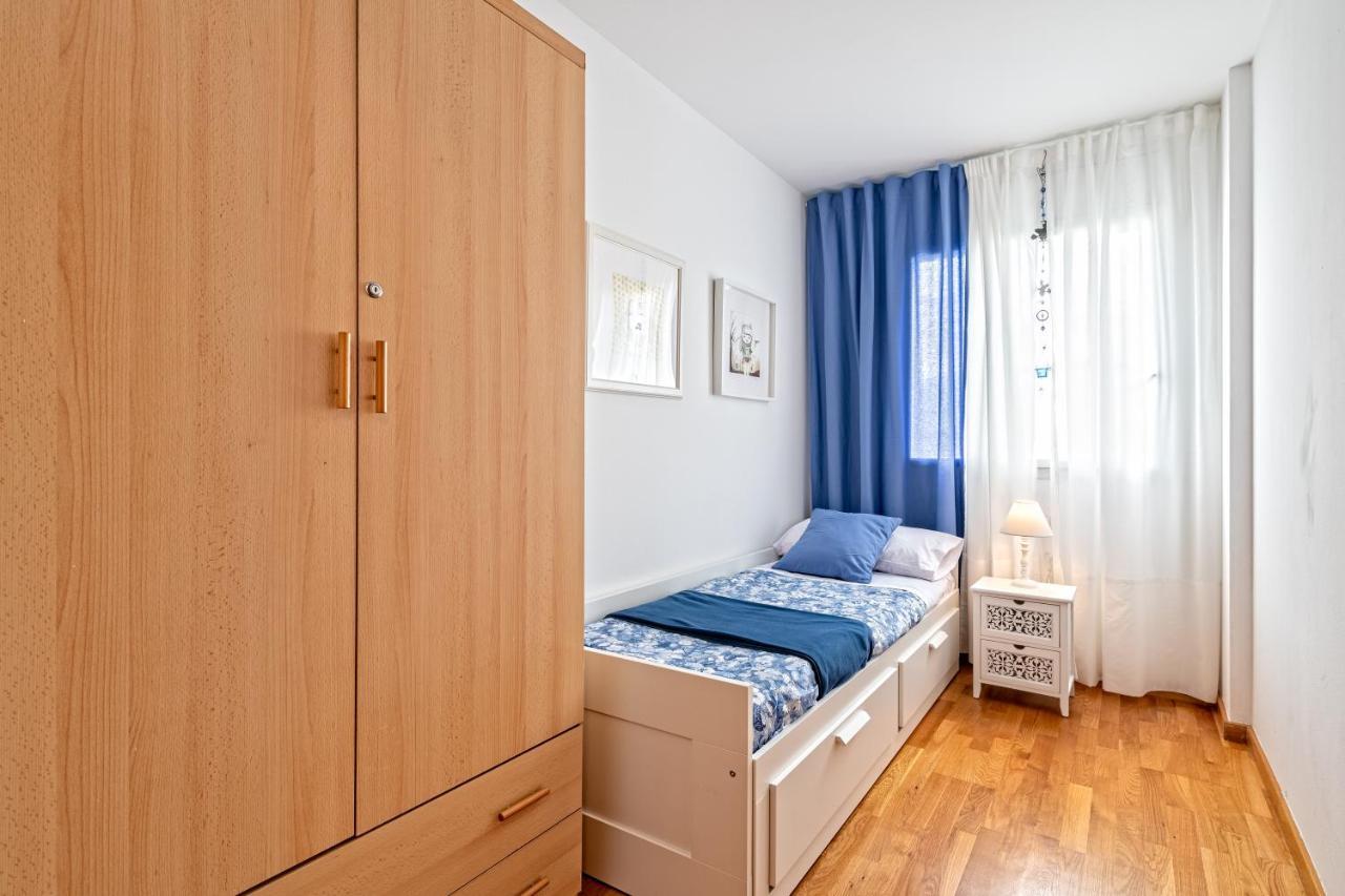 Calido Apartamento Con Piscina En Barcelona Ripollet Luaran gambar