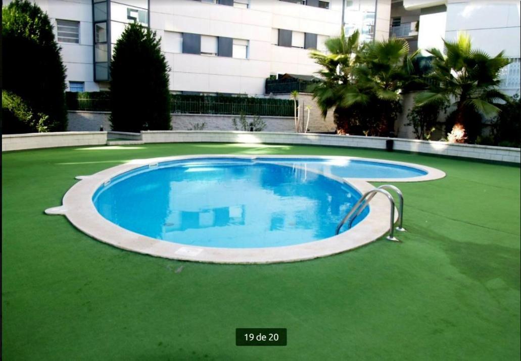 Calido Apartamento Con Piscina En Barcelona Ripollet Luaran gambar